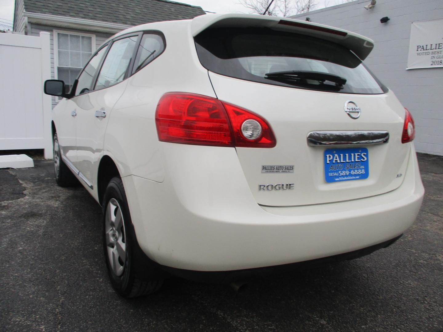 2013 WHITE Nissan Rogue S AWD (JN8AS5MV7DW) with an 2.5L L4 DOHC 16V engine, Continuously Variable Transmission transmission, located at 540a Delsea Drive, Sewell, NJ, 08080, (856) 589-6888, 39.752560, -75.111206 - Photo#4